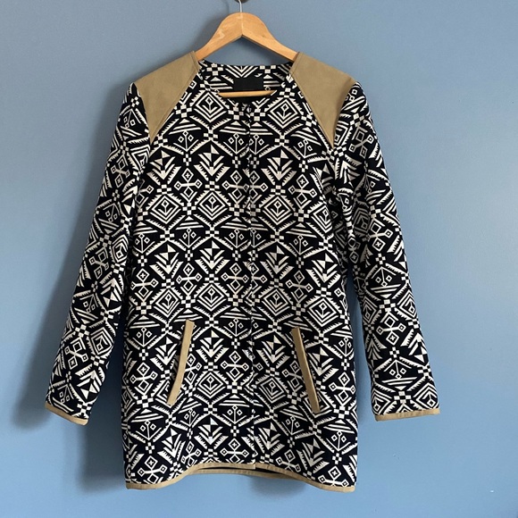 Minimum Jackets & Blazers - Minimum Black and White Aztec Patterned Jacket